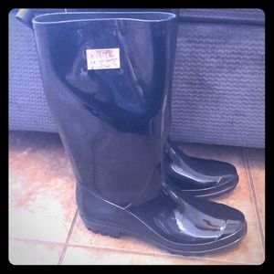 Nicole Miller rain boots